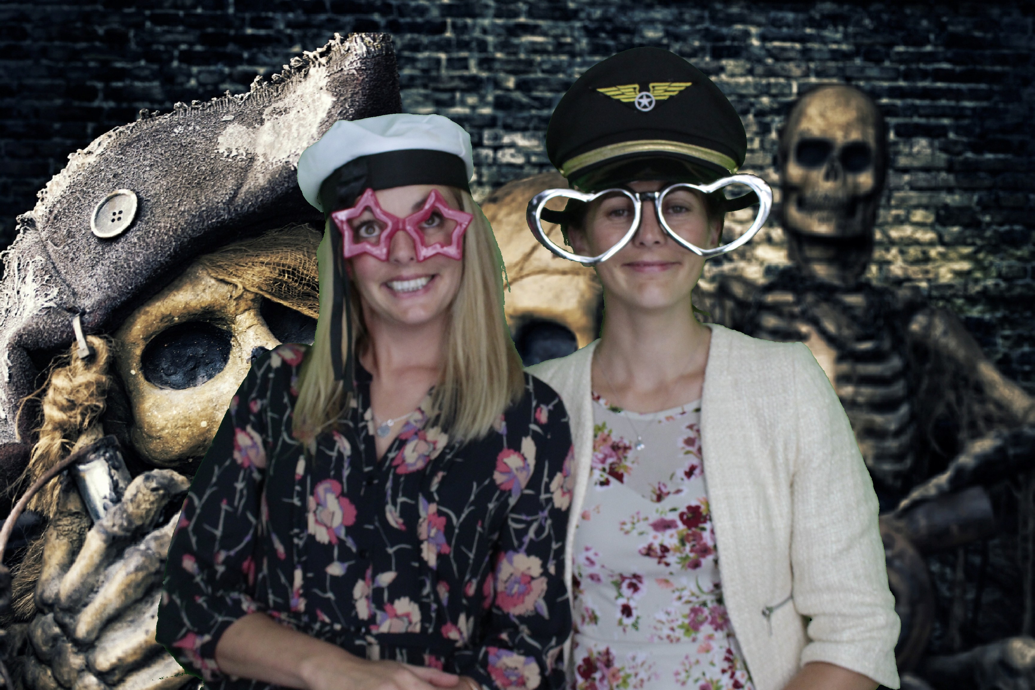 Mr & Mrs Bowles | View more photos from the event at gallery.myphotoboothexperience.co.uk/u/MyPhotoBoothExperienceLtd/Mr-Mrs-Bowles